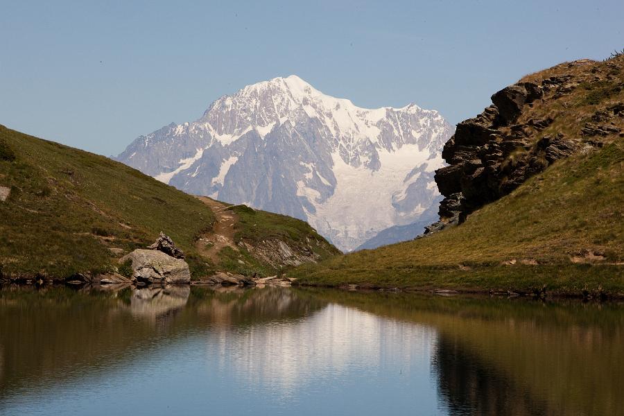 MontBlanc depuis Lac di Loie .JPG